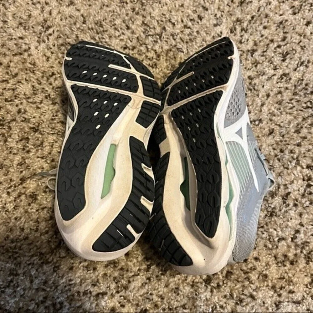 MIZUNO wave horizon 5 grey